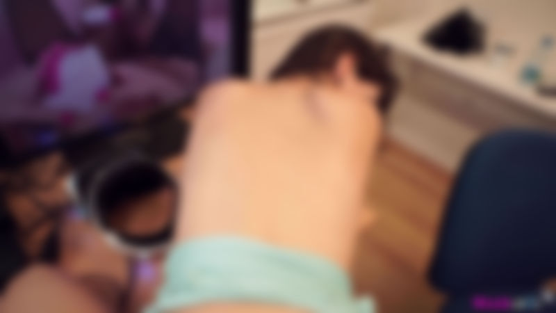 Liz Rainbow "VR Wank:Pt2"
