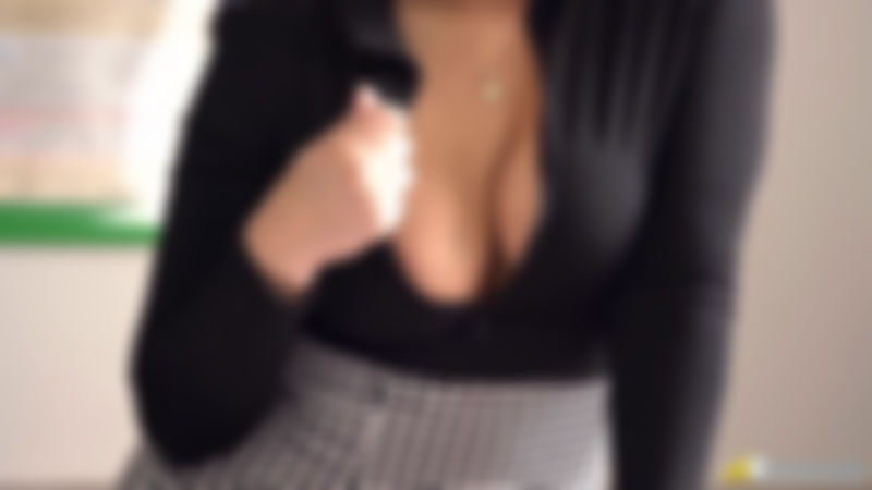 Beth "Distracting Downblouse"