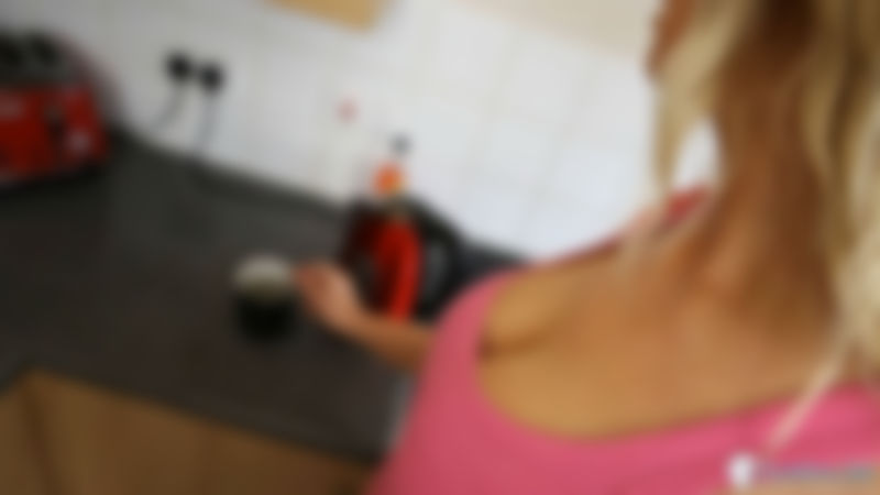 Leanna "Cleavage Teaser"