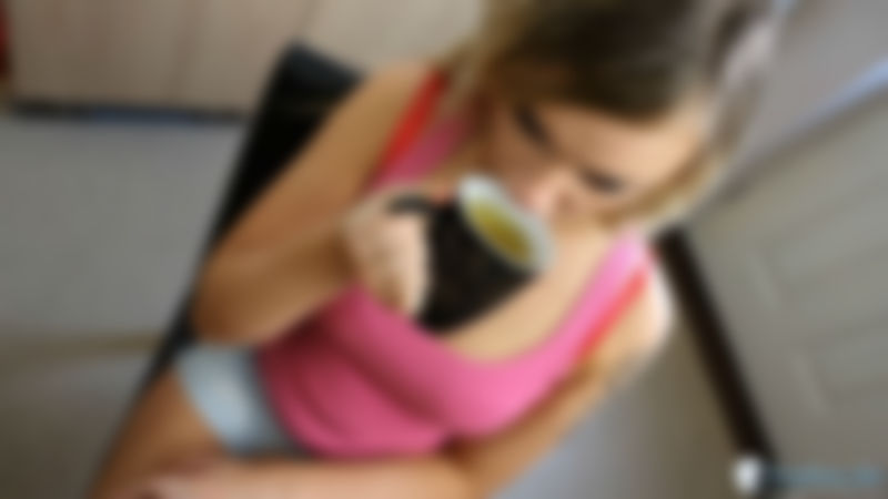 Leanna "Cleavage Teaser"