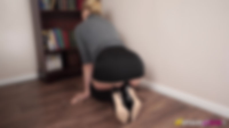 Ariel Anderssen "Upskirt Fixation"