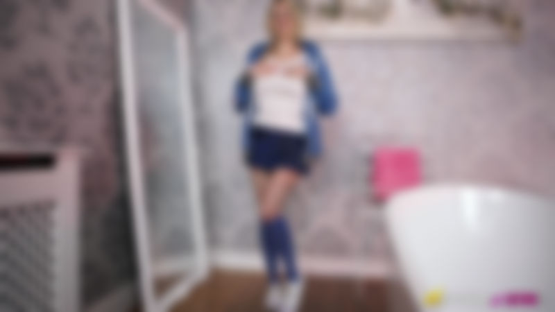 Amber Jayne "Housemate's Fuck Pole"