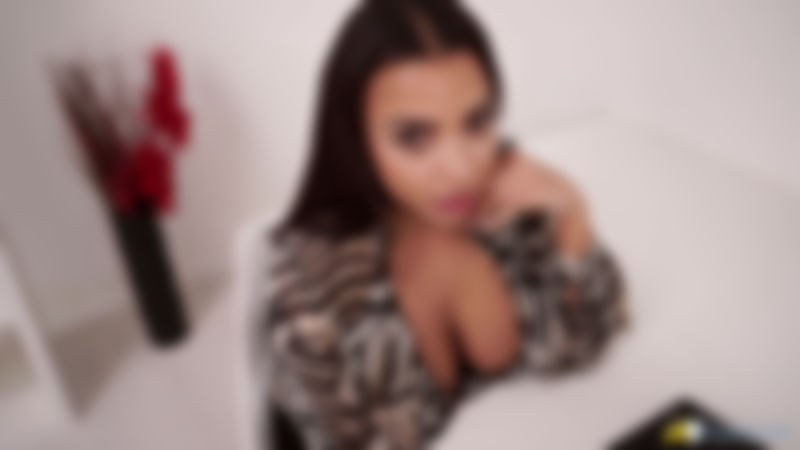 Ruby Summers "Cleavage Distraction"