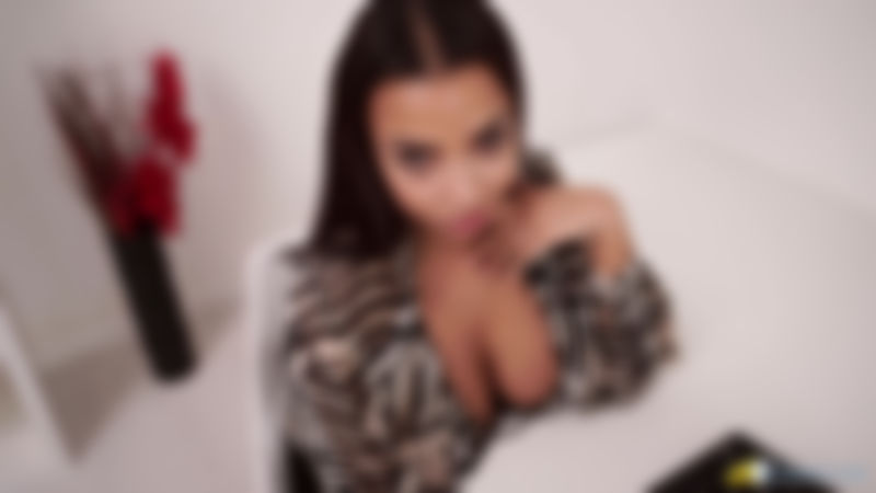 Ruby Summers "Cleavage Distraction"