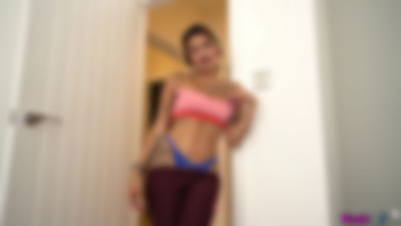 Selene "Come The Gym With Me"