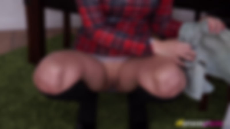 Faye "Pantyless Housework"