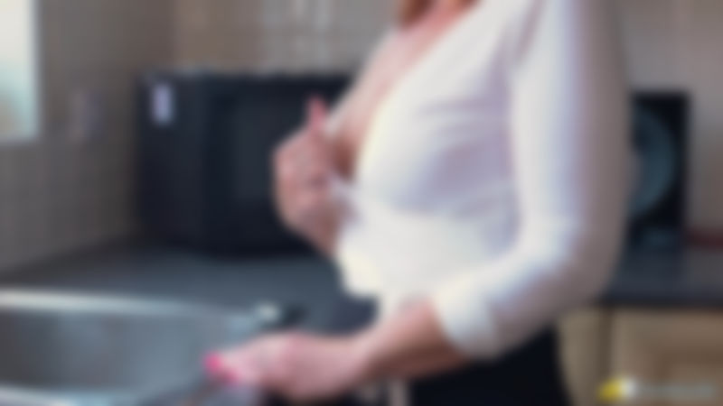 Seductive Step-Mum