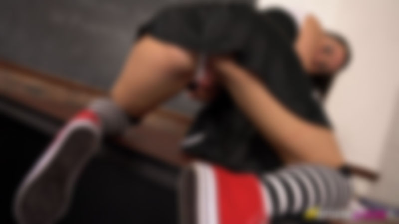 Pixiee Little "White Panty Wank"