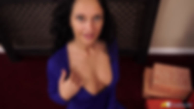 Cassie Clarke "Christmas Cleavage"