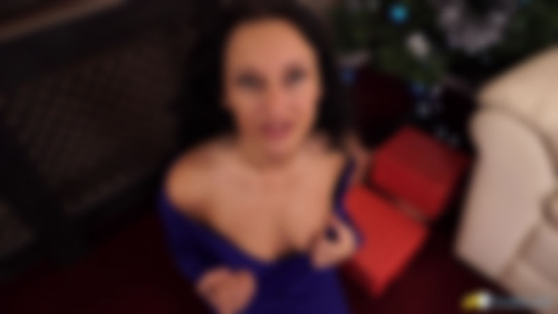 Cassie Clarke "Christmas Cleavage"