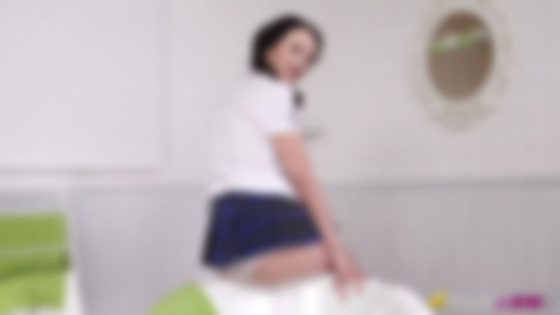 Faye "Wank In The Tub"