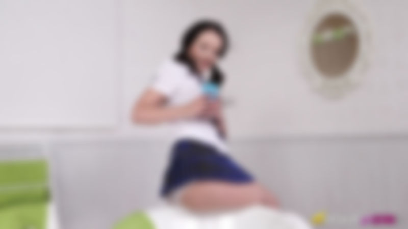 Faye "Wank In The Tub"