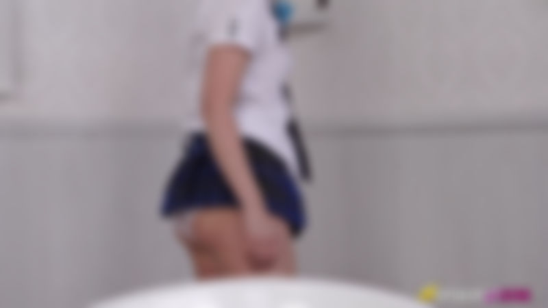 Faye "Wank In The Tub"
