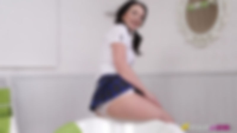 Faye "Wank In The Tub"