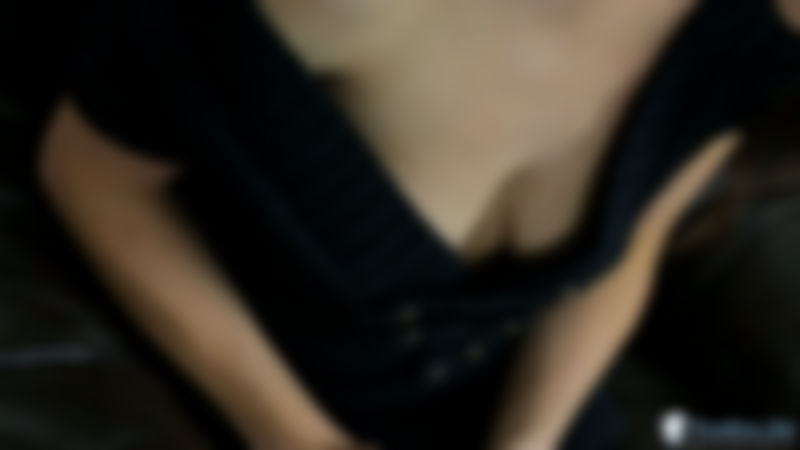 Veronica "MILF Slips"
