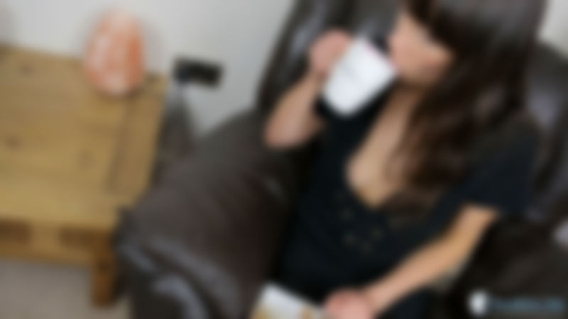 Veronica "MILF Slips"