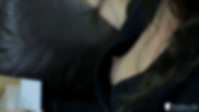 Veronica "MILF Slips"