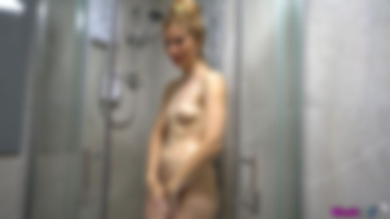 Stephanie Bonham Carter "Sneaky Shower"