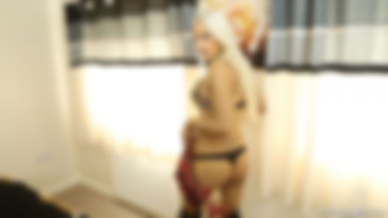 Skye Blond "I Like Naughtiness"