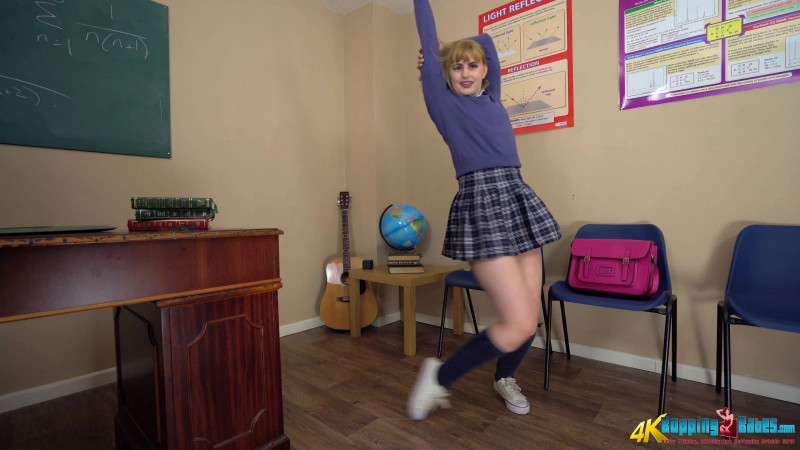 Elle "I Love Being Naughty"