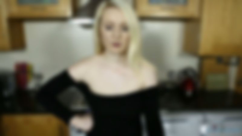 Becky B "Downblouse Party"