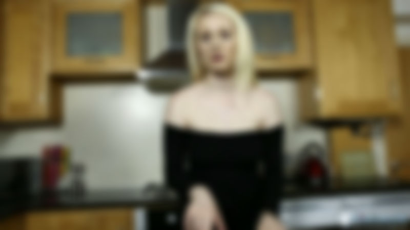 Becky B "Downblouse Party"