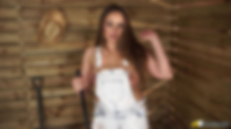 Sophia Delane "Sexy Sideboob"