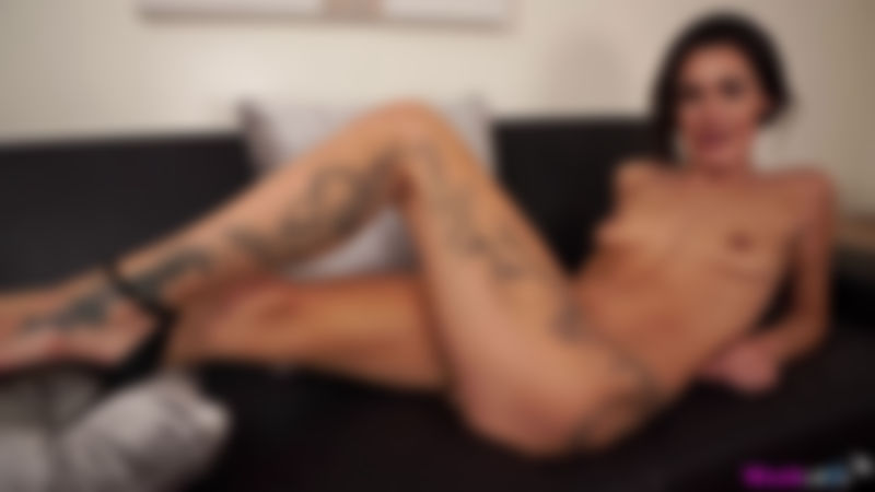 Laura "Tattoo Fixation"
