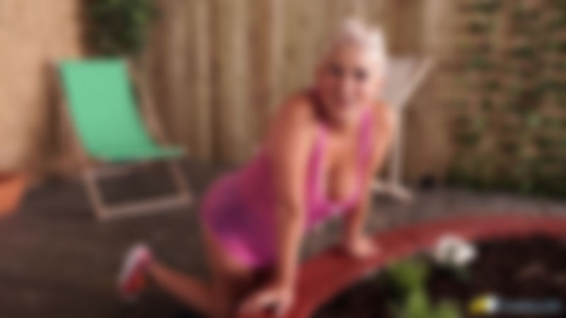 Lu Elissa "Cum In The Garden"