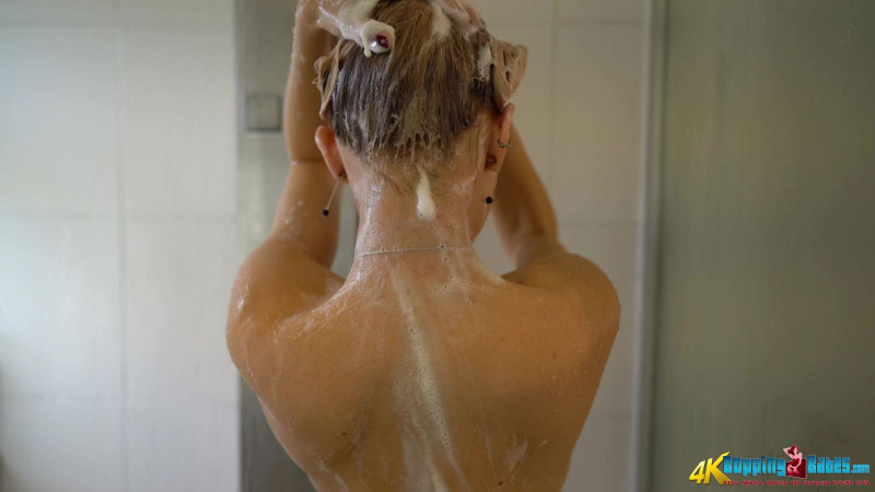 Chloe Toy "Dripping Wet"