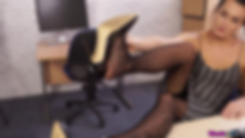 Laura "Heels & Stockings"