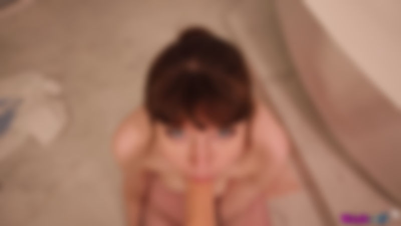 BATHROOM BLOWJOB