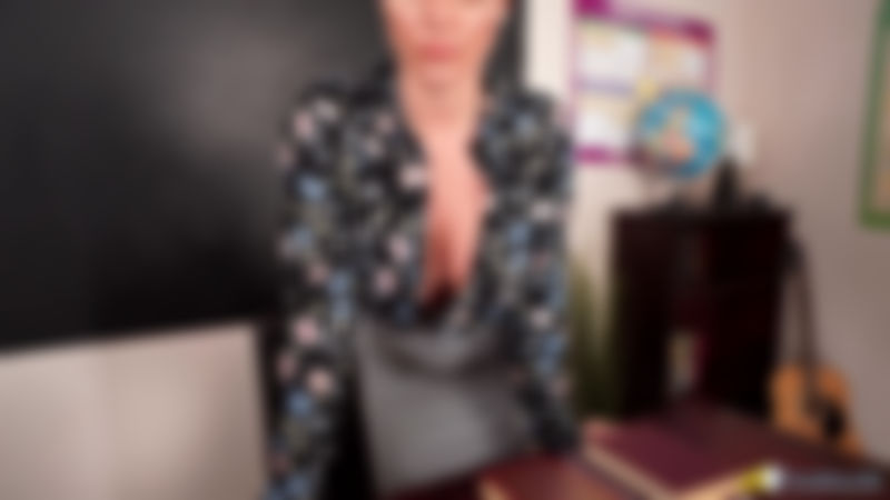 Shelly "Cleavage Obsession"