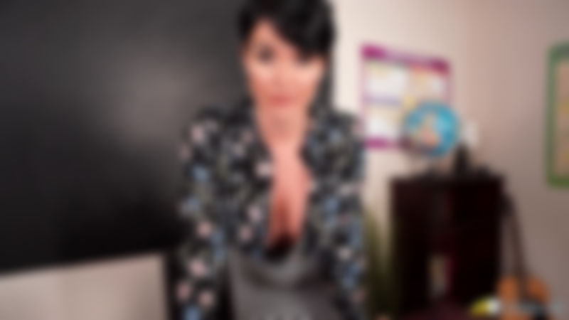 Shelly "Cleavage Obsession"