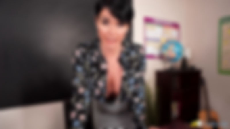 Shelly "Cleavage Obsession"