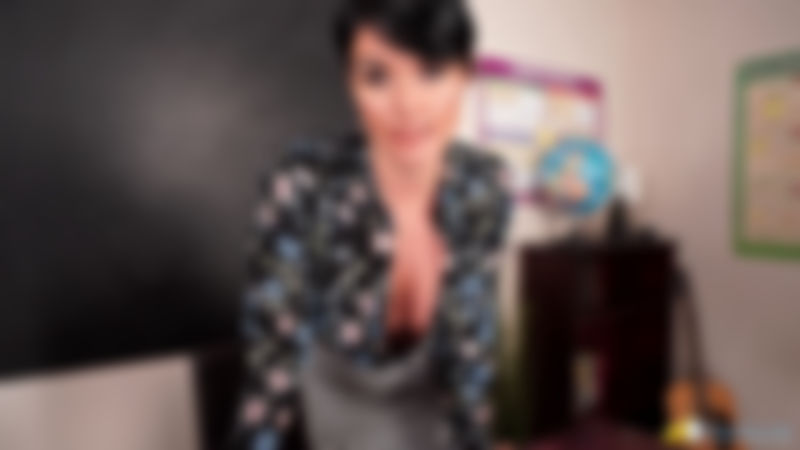 Shelly "Cleavage Obsession"