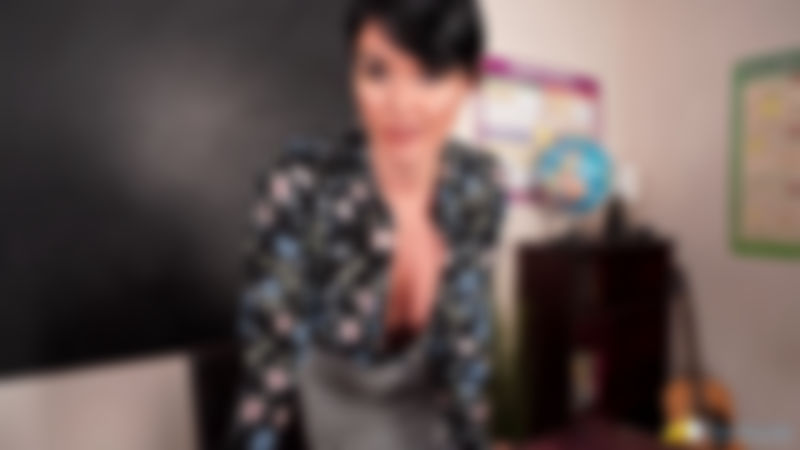 Shelly "Cleavage Obsession"