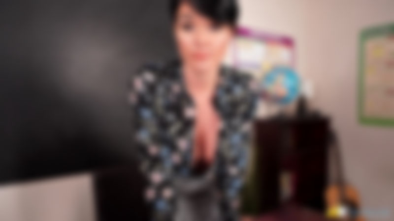 Shelly "Cleavage Obsession"