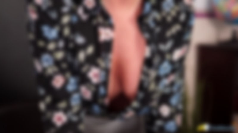 Shelly "Cleavage Obsession"