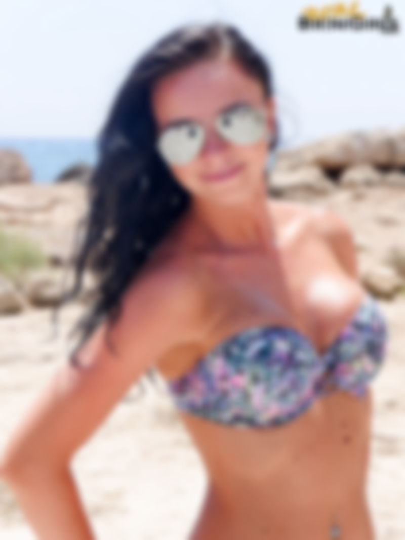 Diana E – 28yo – Blue Bikini