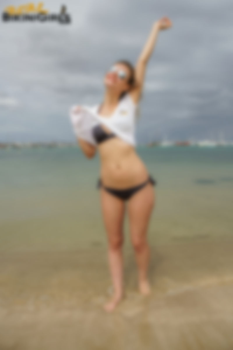 Ana S – 26yo - White T-Shirt