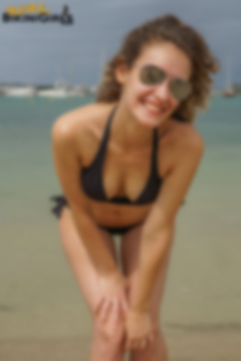 Ana S – 26yo - White T-Shirt