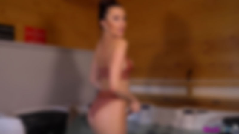 Sophia Smith "Spunk Tub"