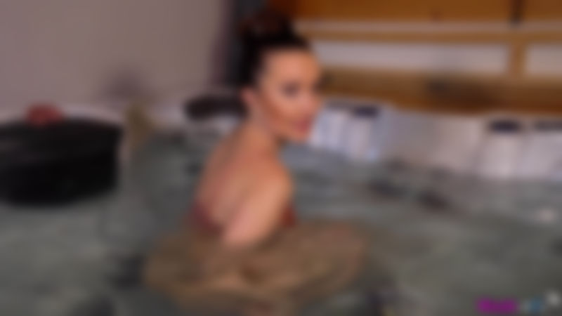 Sophia Smith "Spunk Tub"