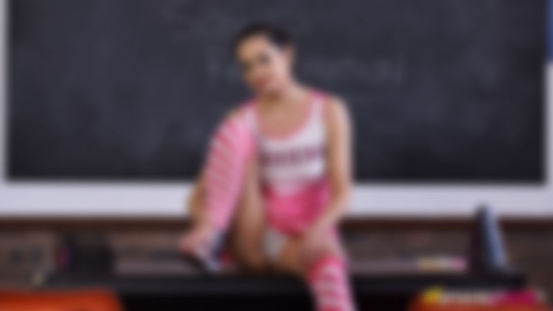 Bonnie "Upskirt Deal"
