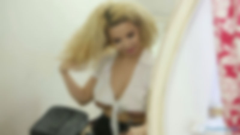 Jasmine "I Know Youre Looking"