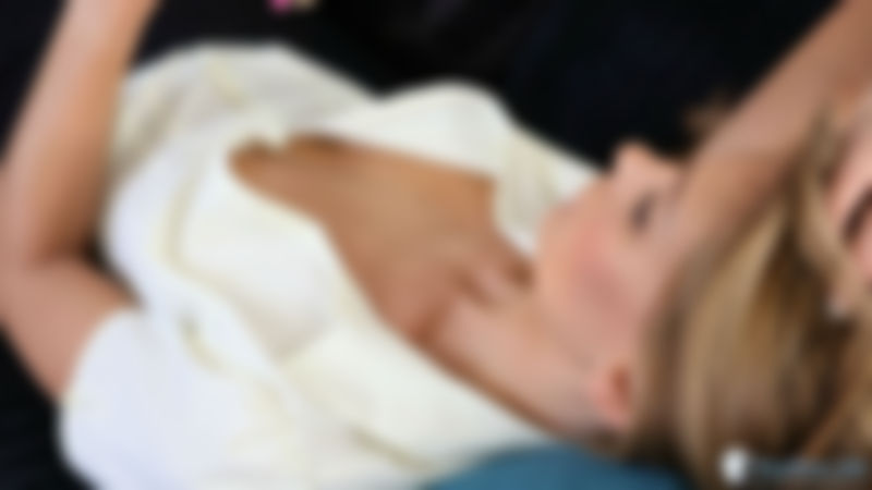 Hailey "Relaxed View"