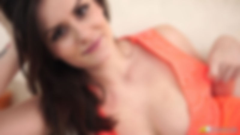 Charlie Rose "Casual Cleavage"