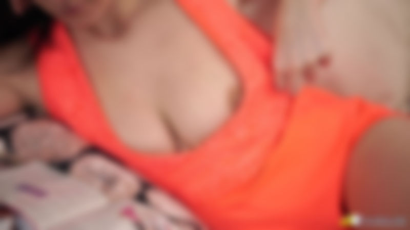 Charlie Rose "Casual Cleavage"