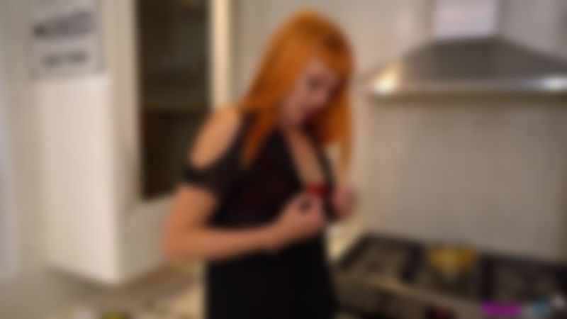 Auburn Fox "Kitchen Wank"